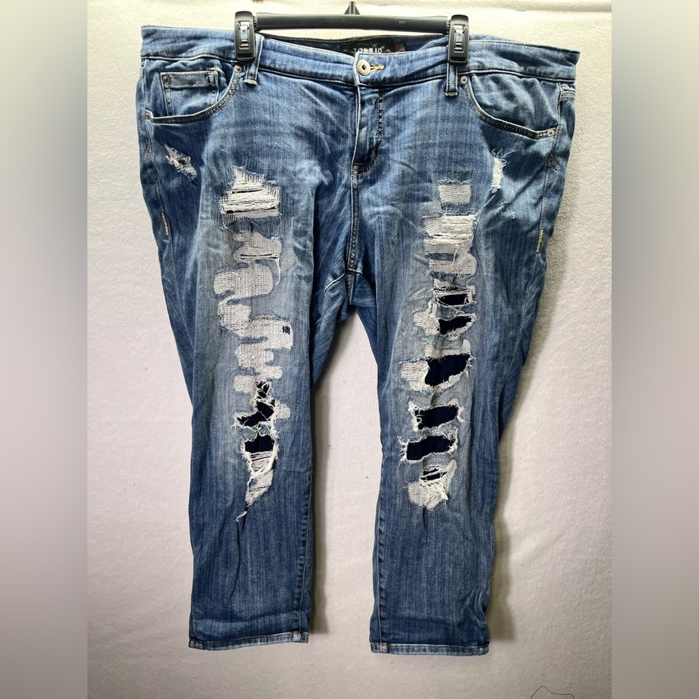 Torrid Trashed‎ Distressed Boyfriend Jeans Womens 22W  Xtra Short Cute Sexy 2468
